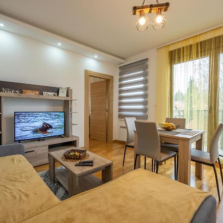 Apartmani Oktobar 06 Zlatibor Exteriör bild